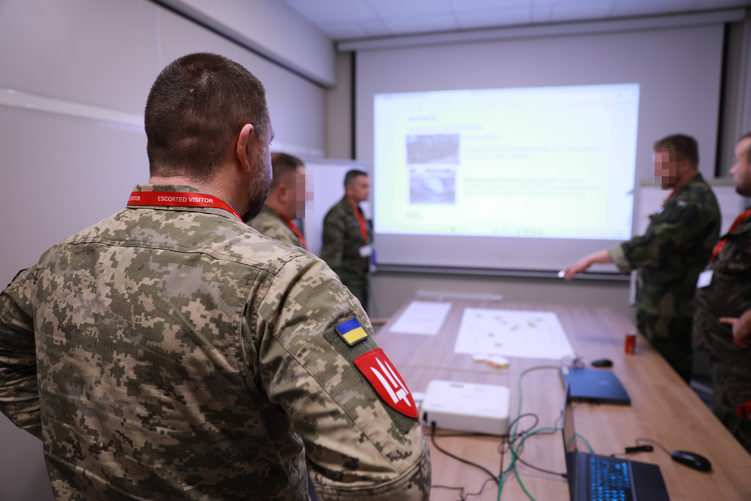 Досвід на полі бою: Українські військові поліцейські навчають НАТО протидіяти гібридній війні